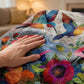 🚨Letzter Tag! 50% REDUKTION 🌸 Kuschelige Flanelldecke mit Blumenmuster – Ultraweich & dekorativ für Ihr Zuhause!